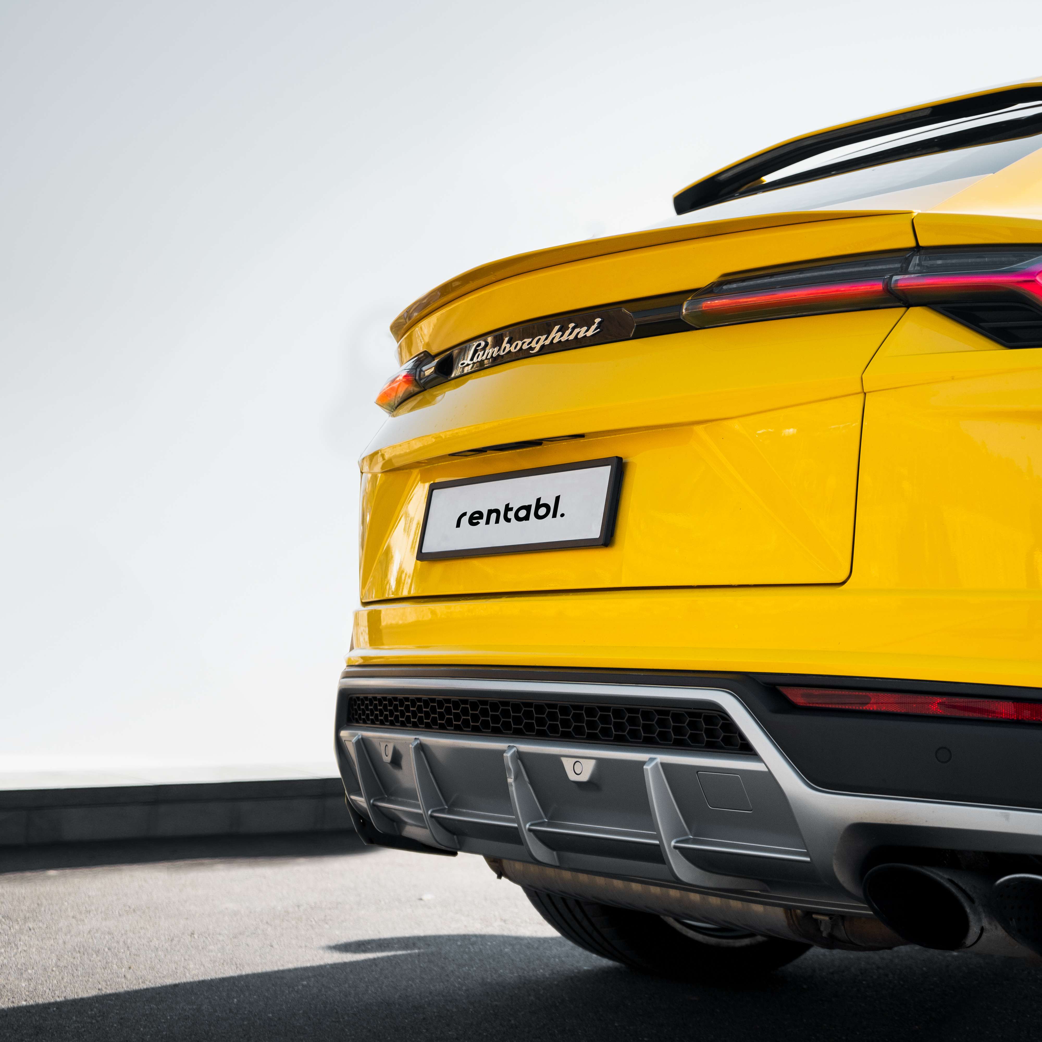 Lamborghini Urus jaune — Rentabl 11
