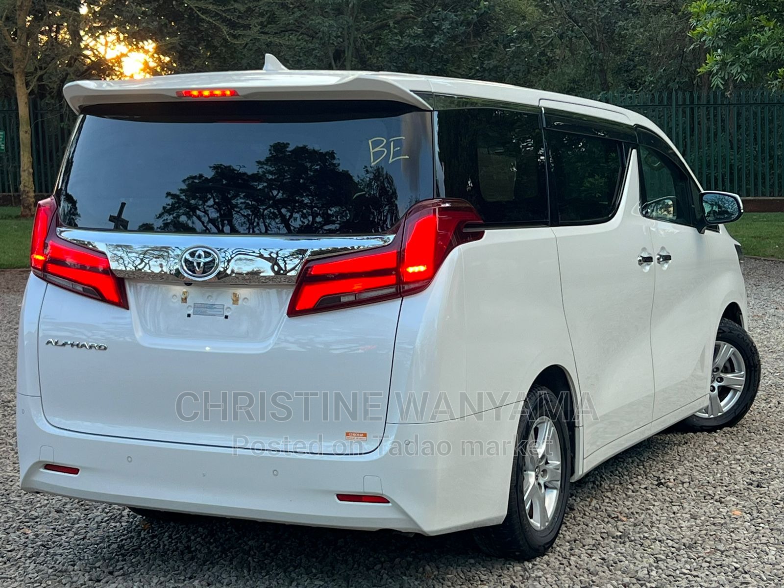 Toyota Alphard 2