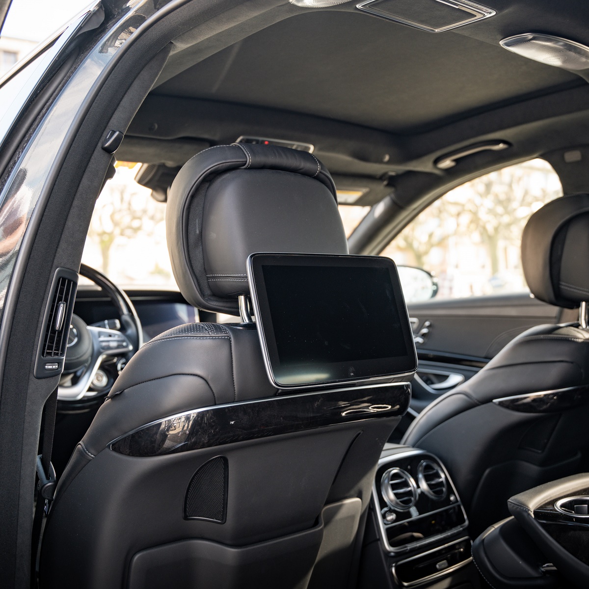 Pourquoi louer une voiture de luxe pour votre mariage est une bonne idée