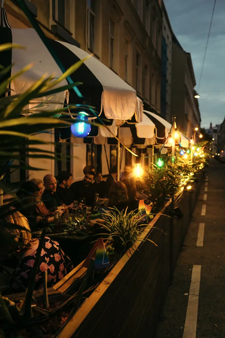 Innenhof, Rosengarten, Bar. Und alles dazwischen.