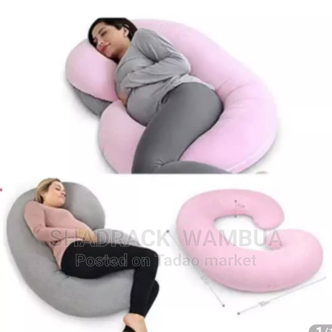 C-shaped pregnancy pillow 2