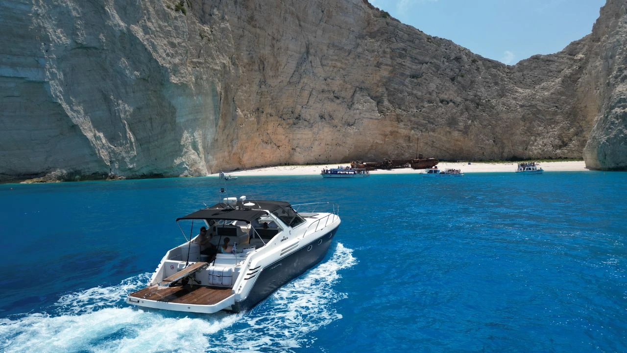 Turtle Island - Keri Caves (Fortuna Luxury VIP Yacht)  — 2