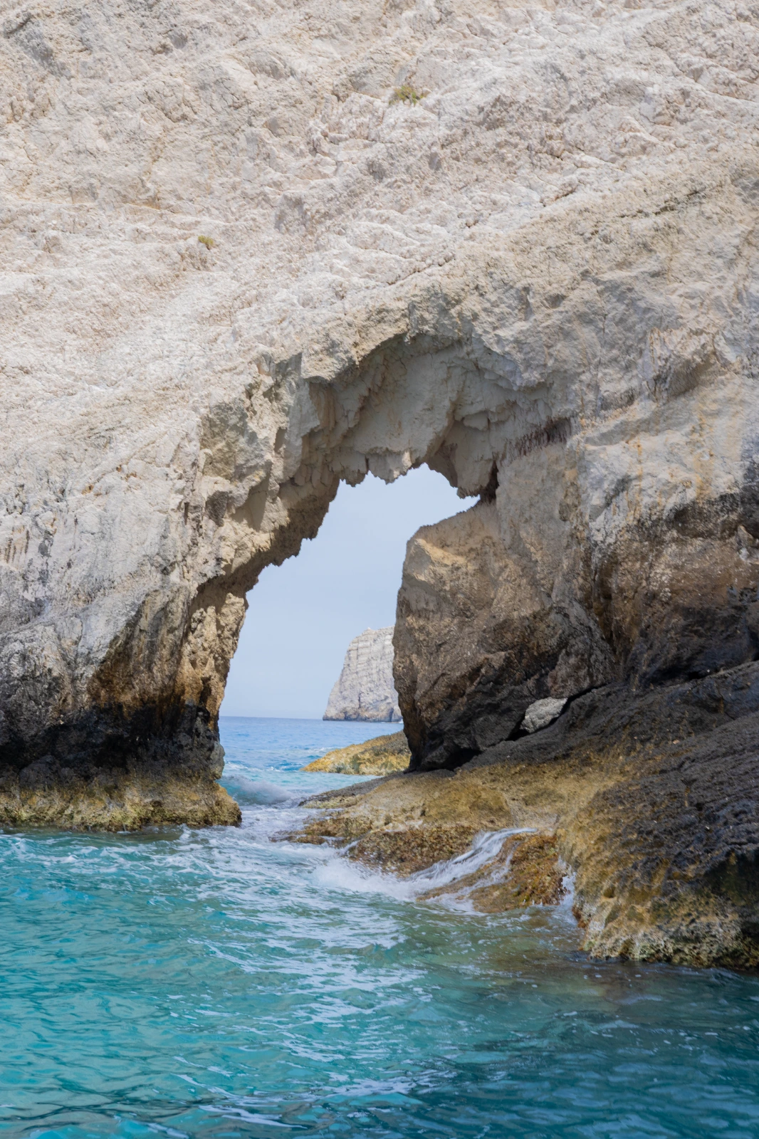 6 hour Cruise to Shipwreck Beach 2/8