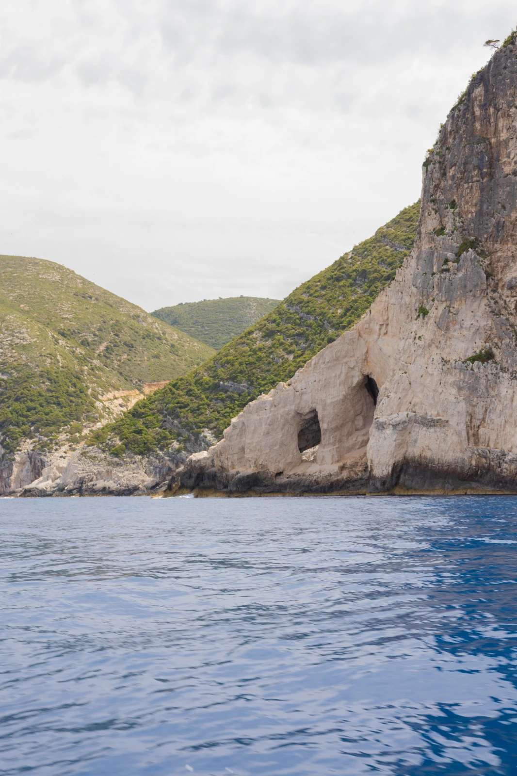 6 hour Cruise to Shipwreck Beach 4/8