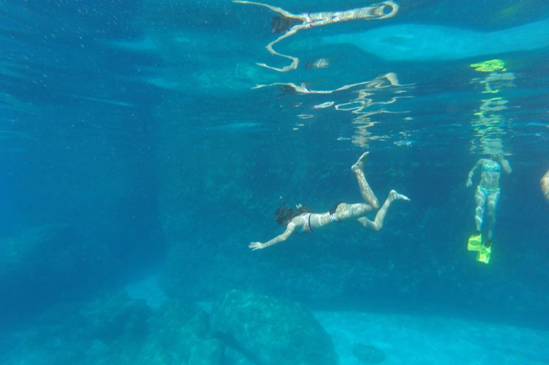 Half Day Cruise to Shipwreck and Blue Caves with Sorokos Speedboat — 3