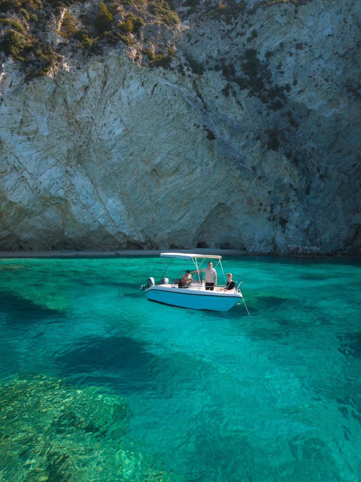 SELF DRIVE BOAT (6 people)  — 1