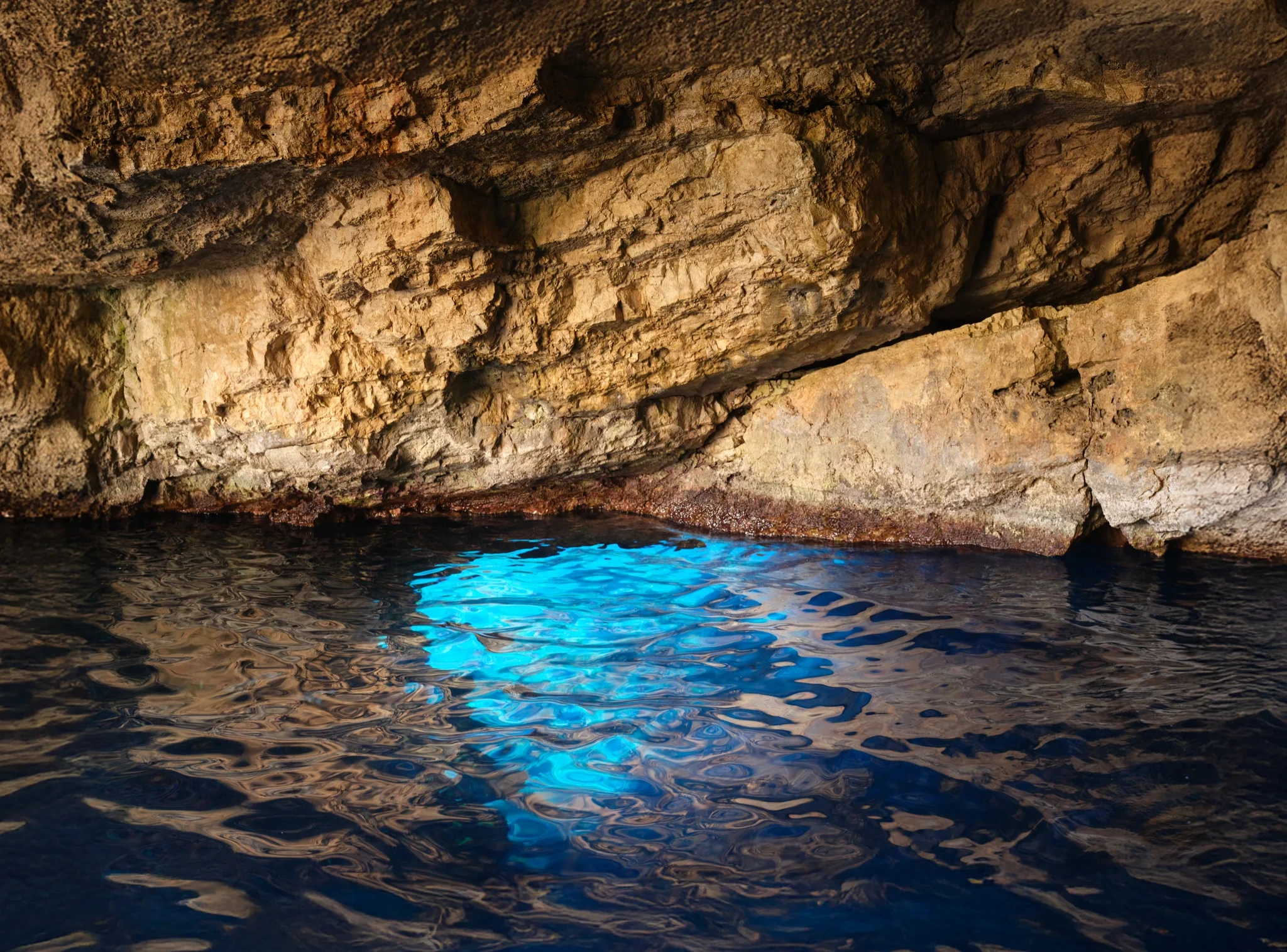 SHIPWRECK & BLUE CAVES BOAT TOUR — 3
