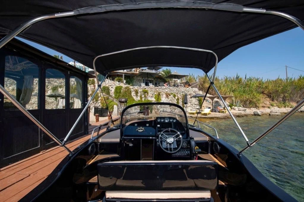 Half Day Trip to the Shipwreck & Blue Caves with LOUKA Speadboat — 5
