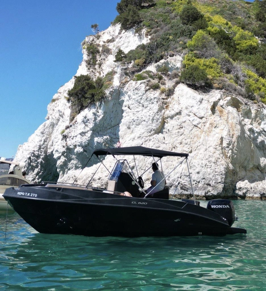 Shipwreck / Blue Caves (NERO speedboat)  — 5