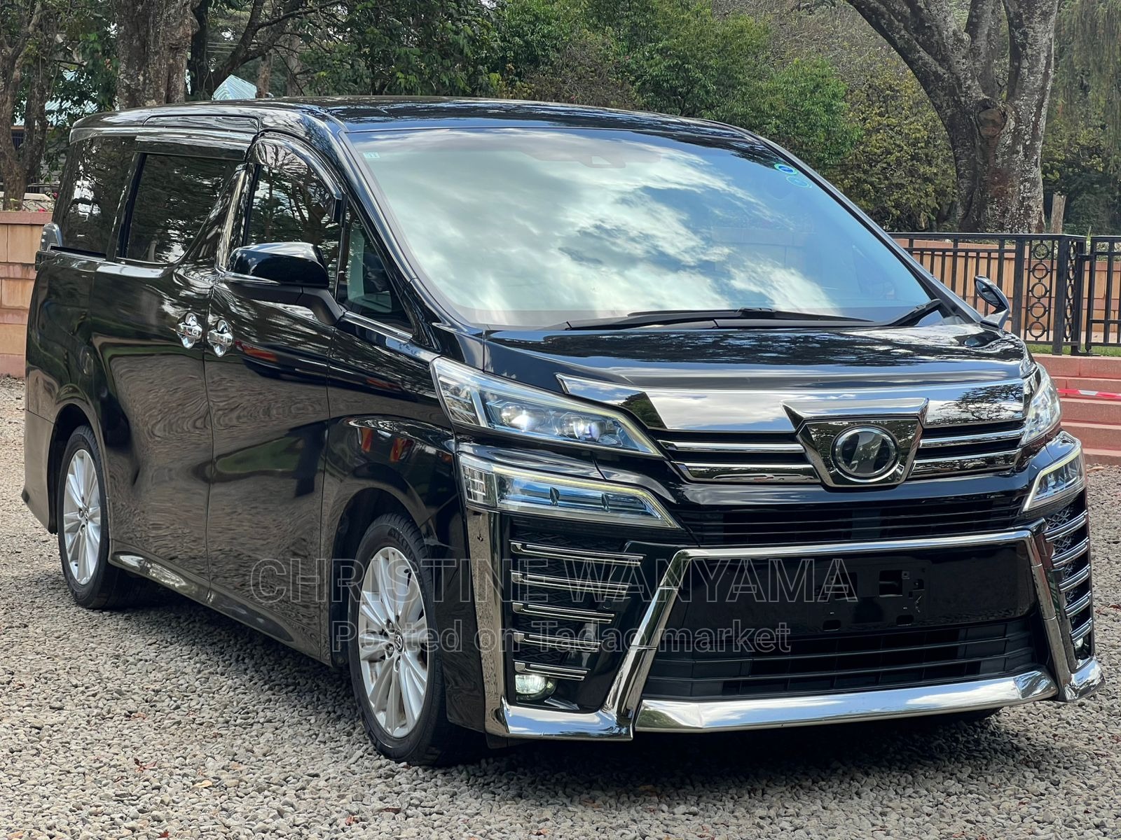 TOYOTA VELLFIRE 3