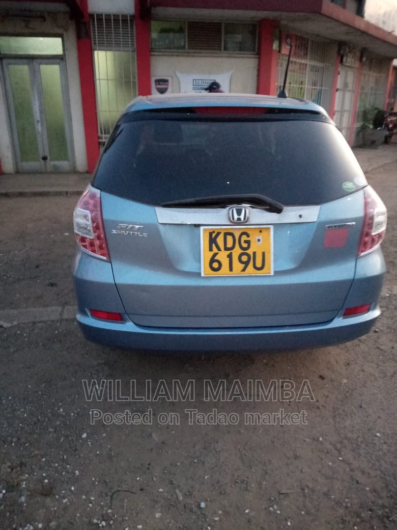 Honda Fit Shuttle - Hybrid 2