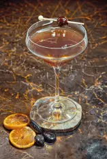 Classic Manhattan Cocktail - Handcrafted Elegance