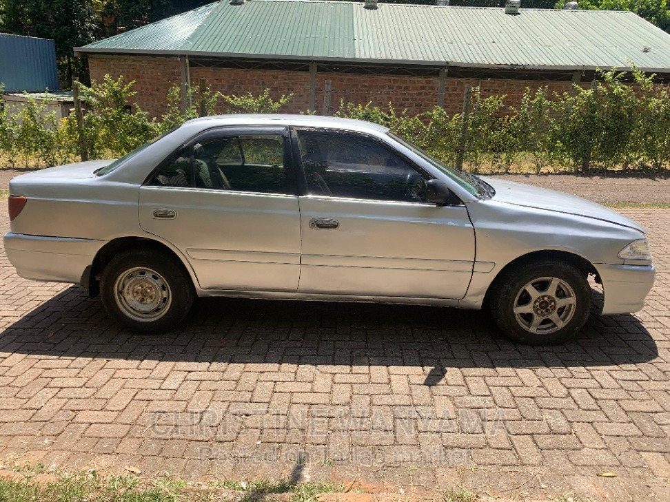 Toyota Carina 2