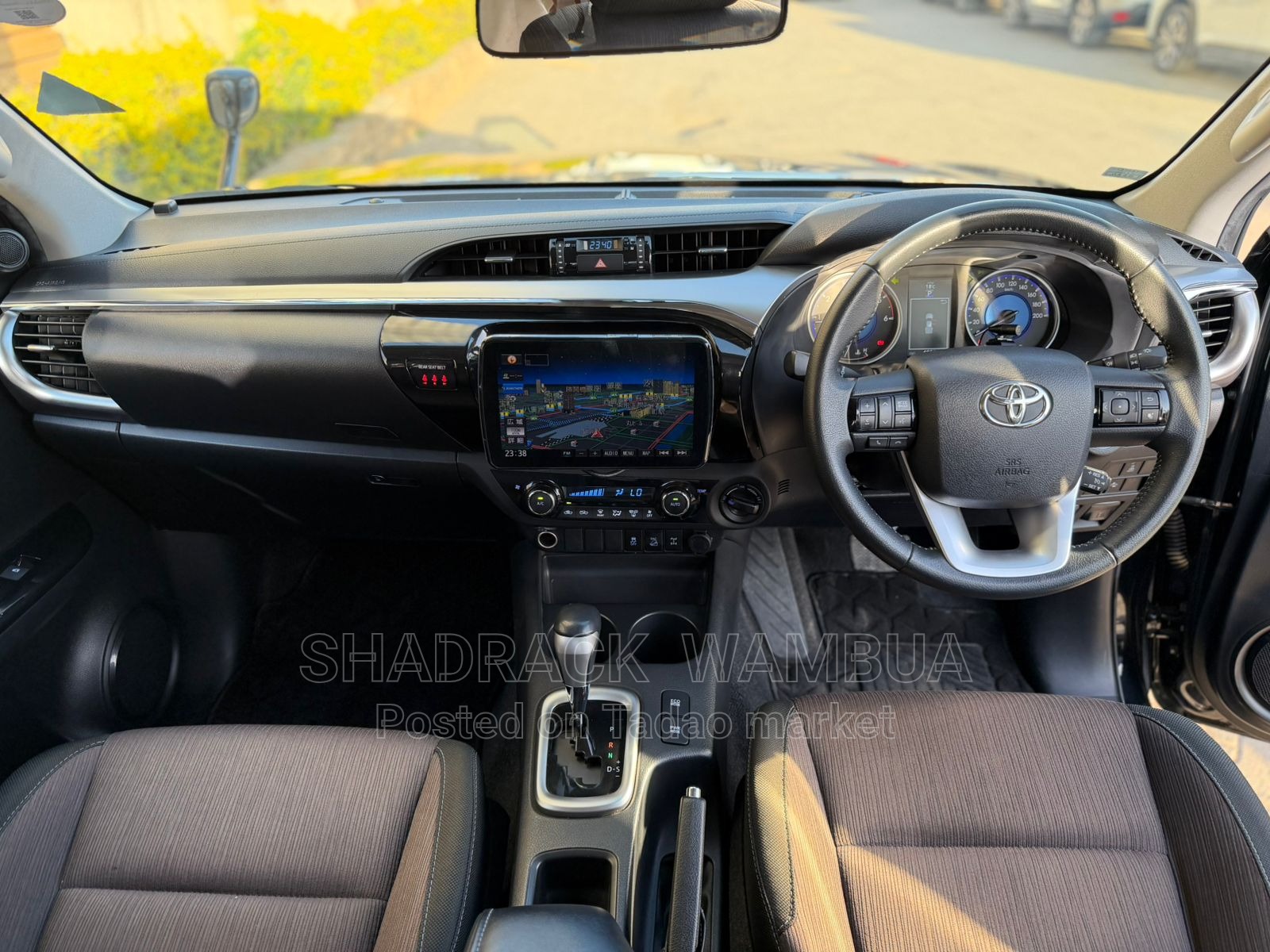 Toyota Hilux Double Cabin 2