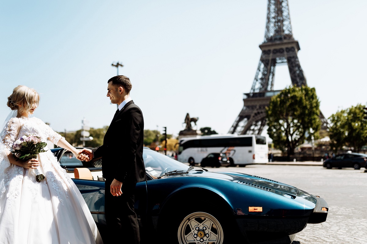 Comment choisir la voiture de luxe parfaite pour votre mariage