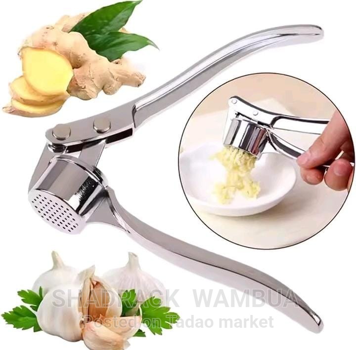 Handheld Garlic Press 2