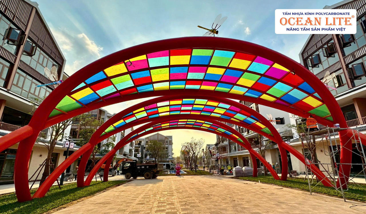 tấm poly xuy&ecirc;n s&aacute;ng