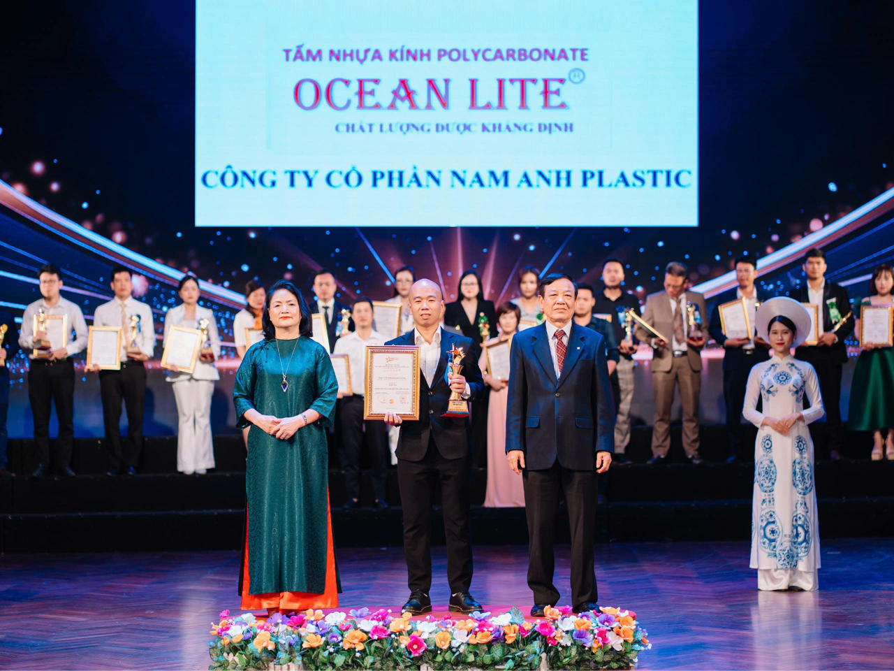 Lời đầu tiên, toàn thể đội ngũ Ocean Lit