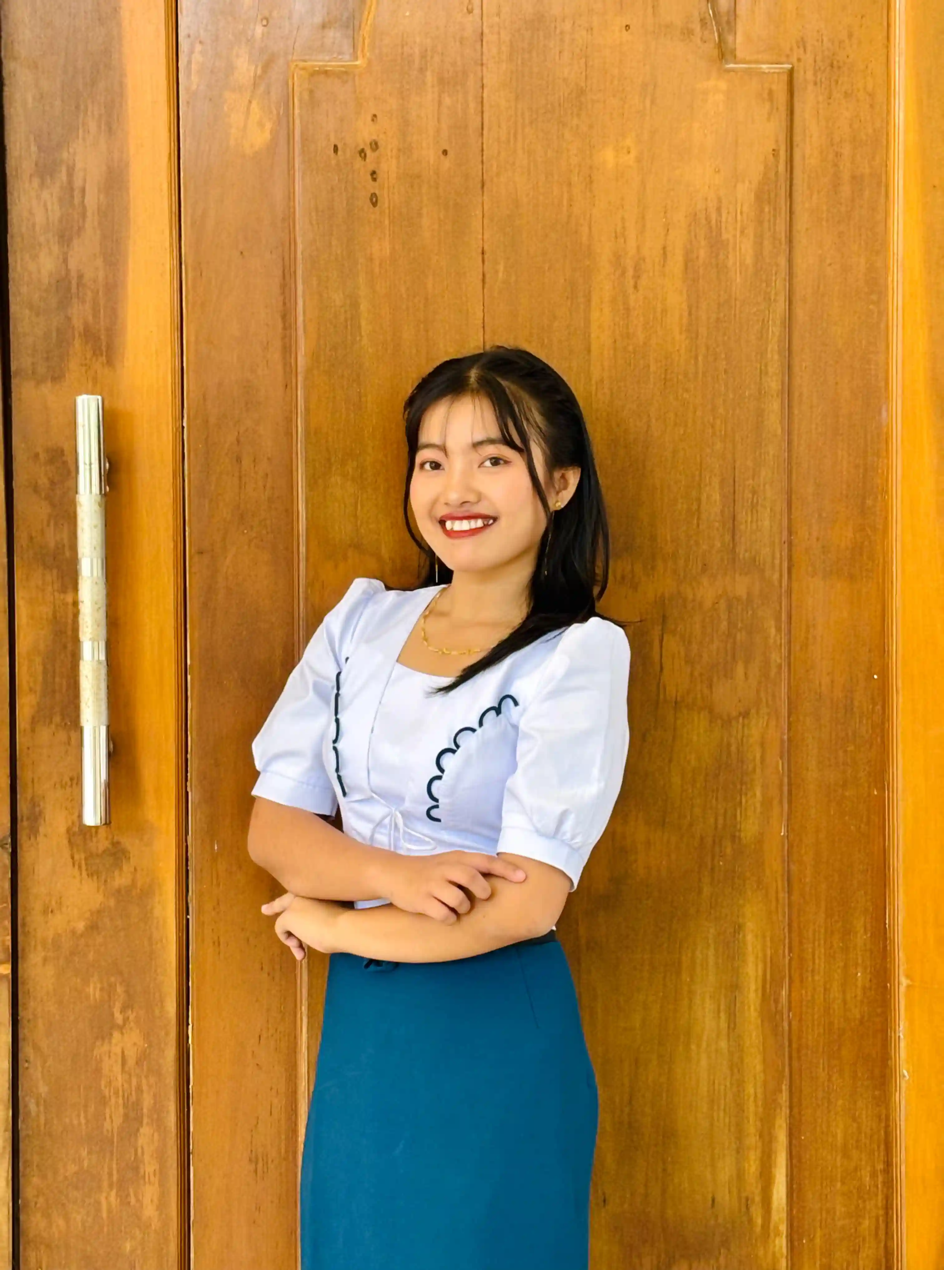 Full-body Image 2 of Thiri Moe Htet