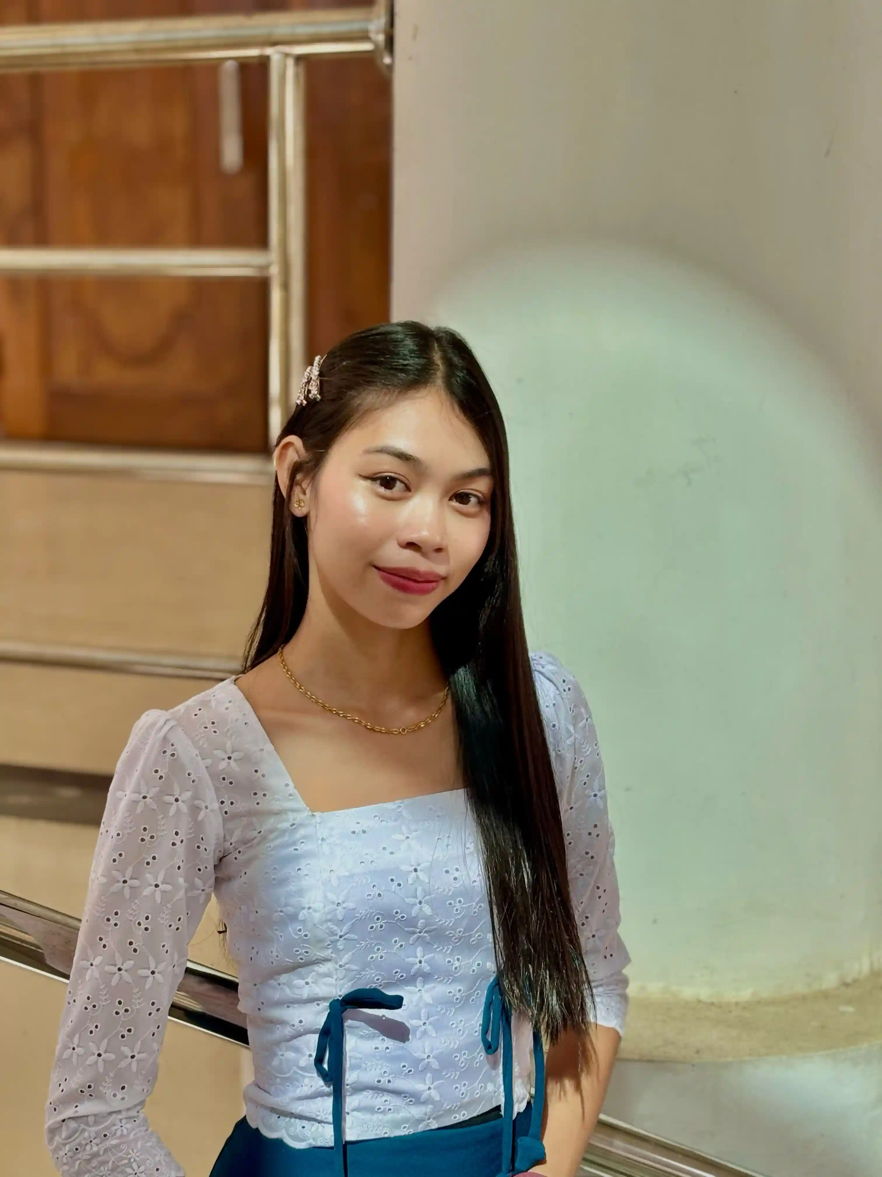 Full-body Image 3 of Shwe Thi Zin Phyo