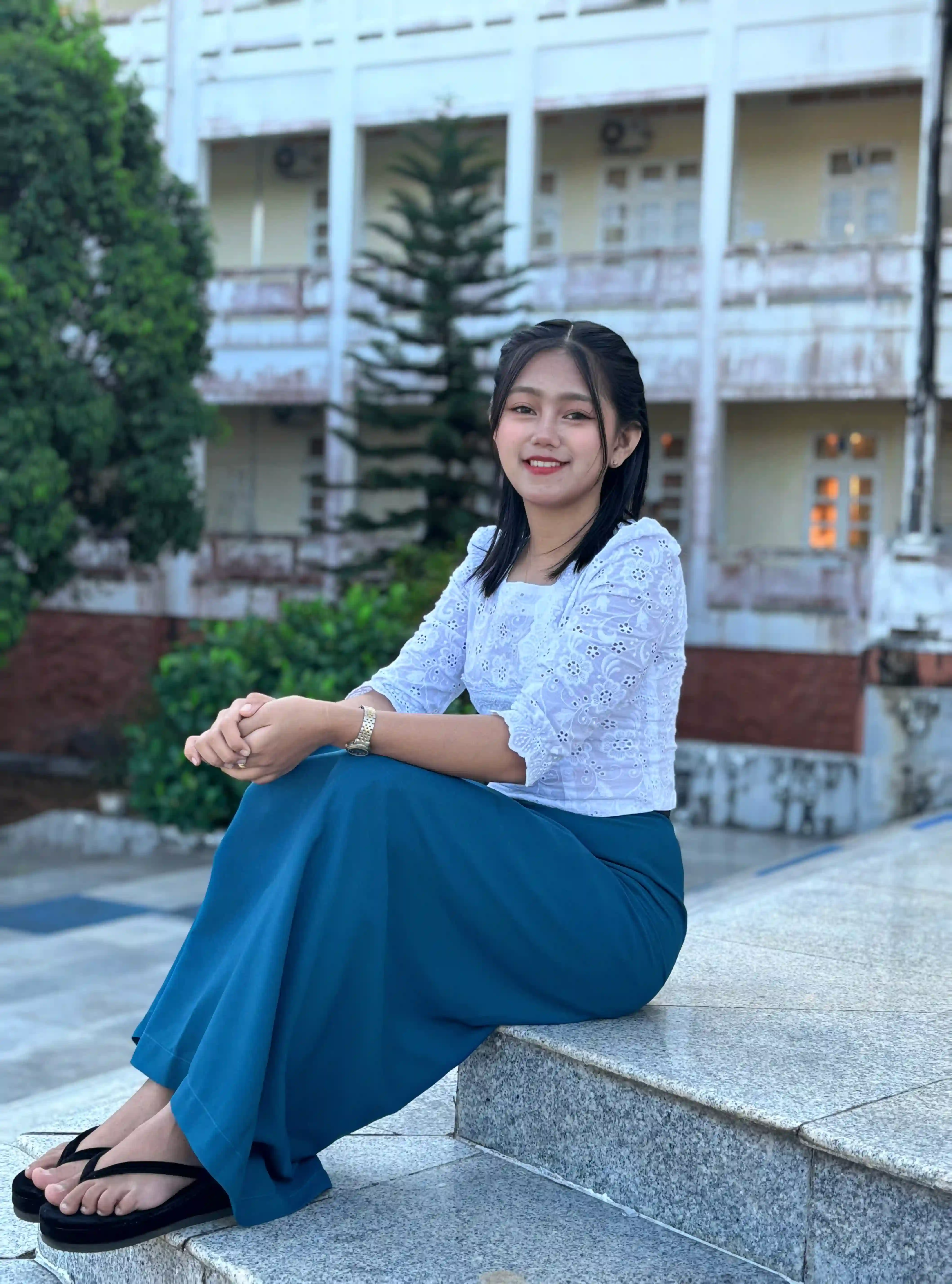 Full-body Image 4 of Shwe Nadi Tun