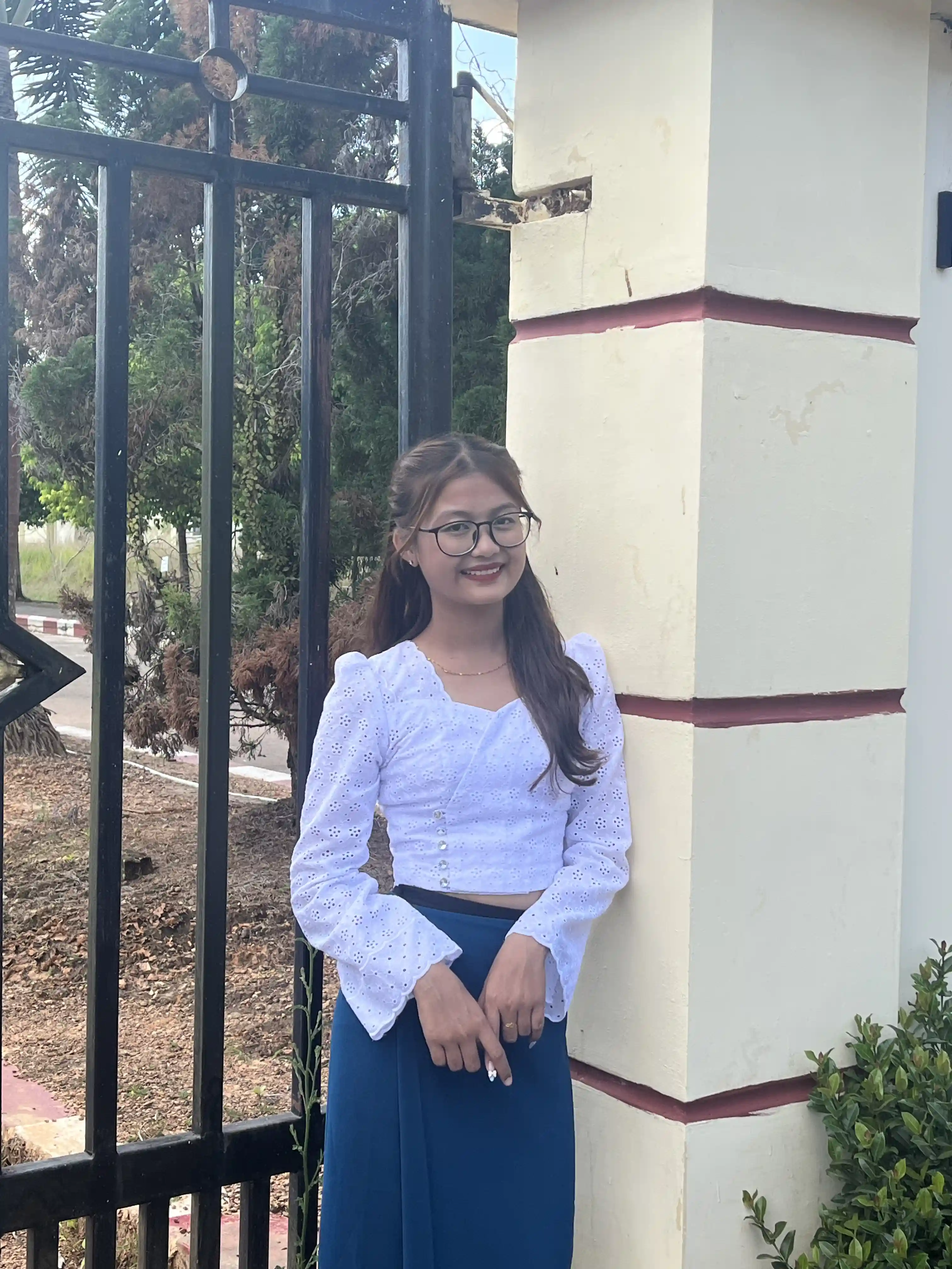 Full-body Image 2 of Han Mi Mi San Htay