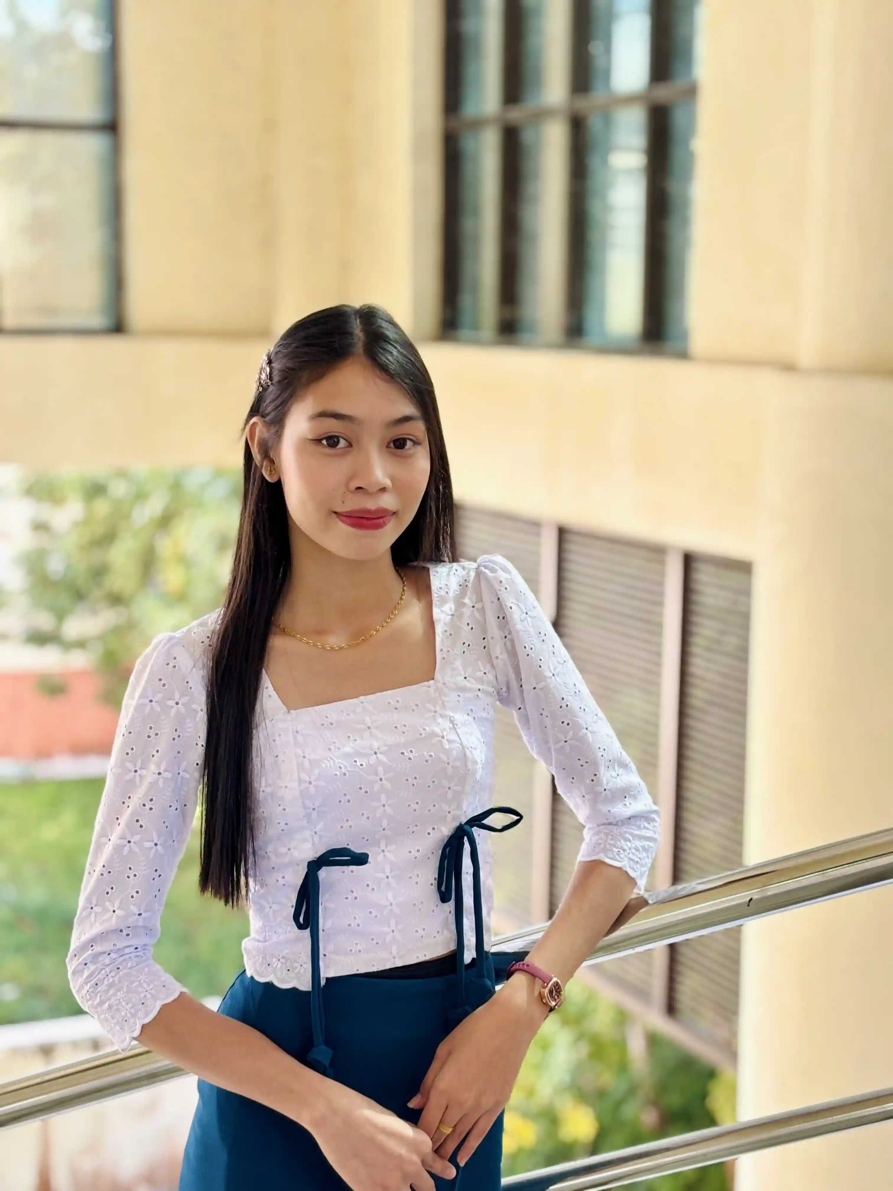 Full-body Image 1 of Shwe Thi Zin Phyo