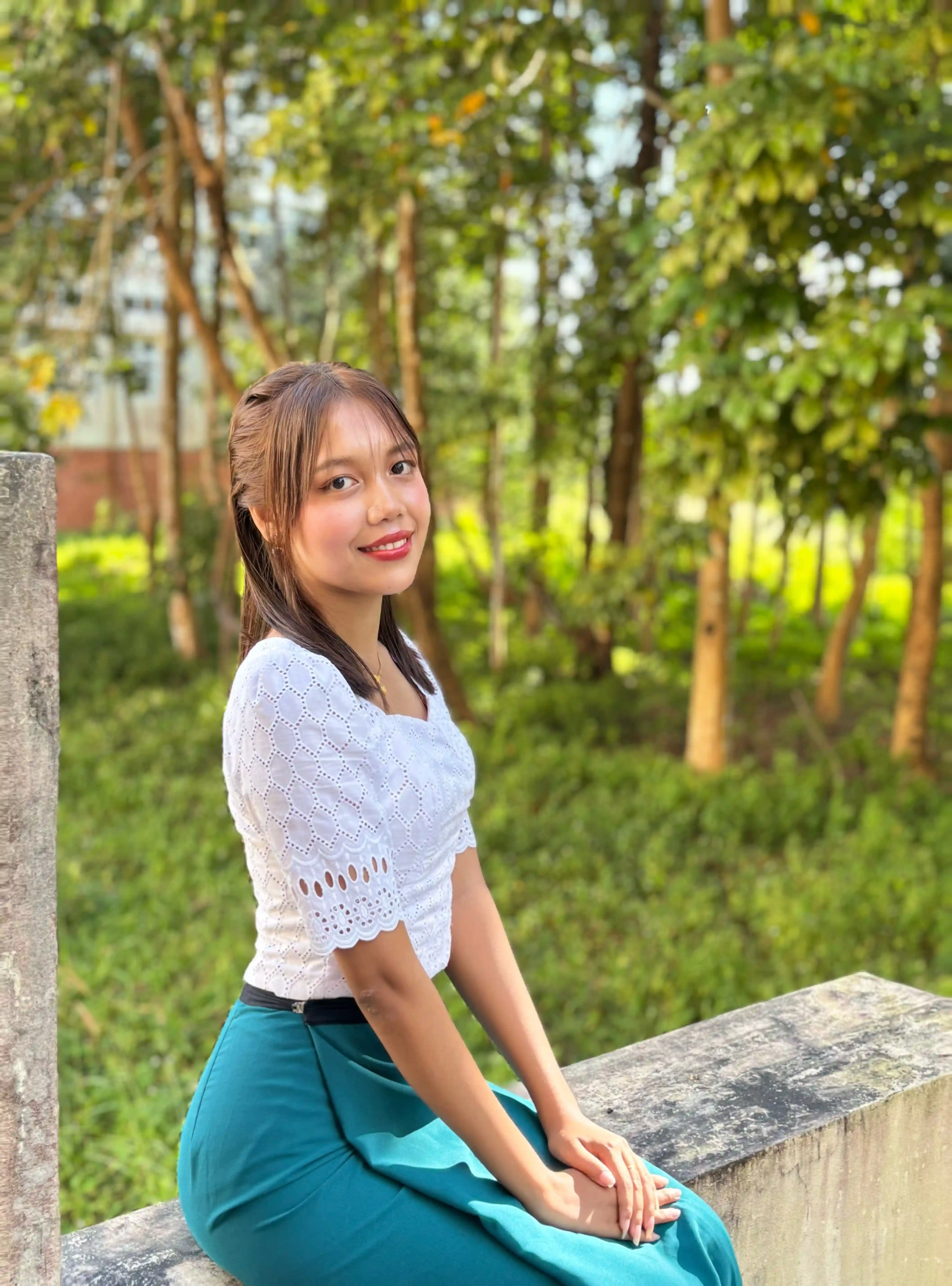 Full-body Image 2 of Shwe Sin Lin