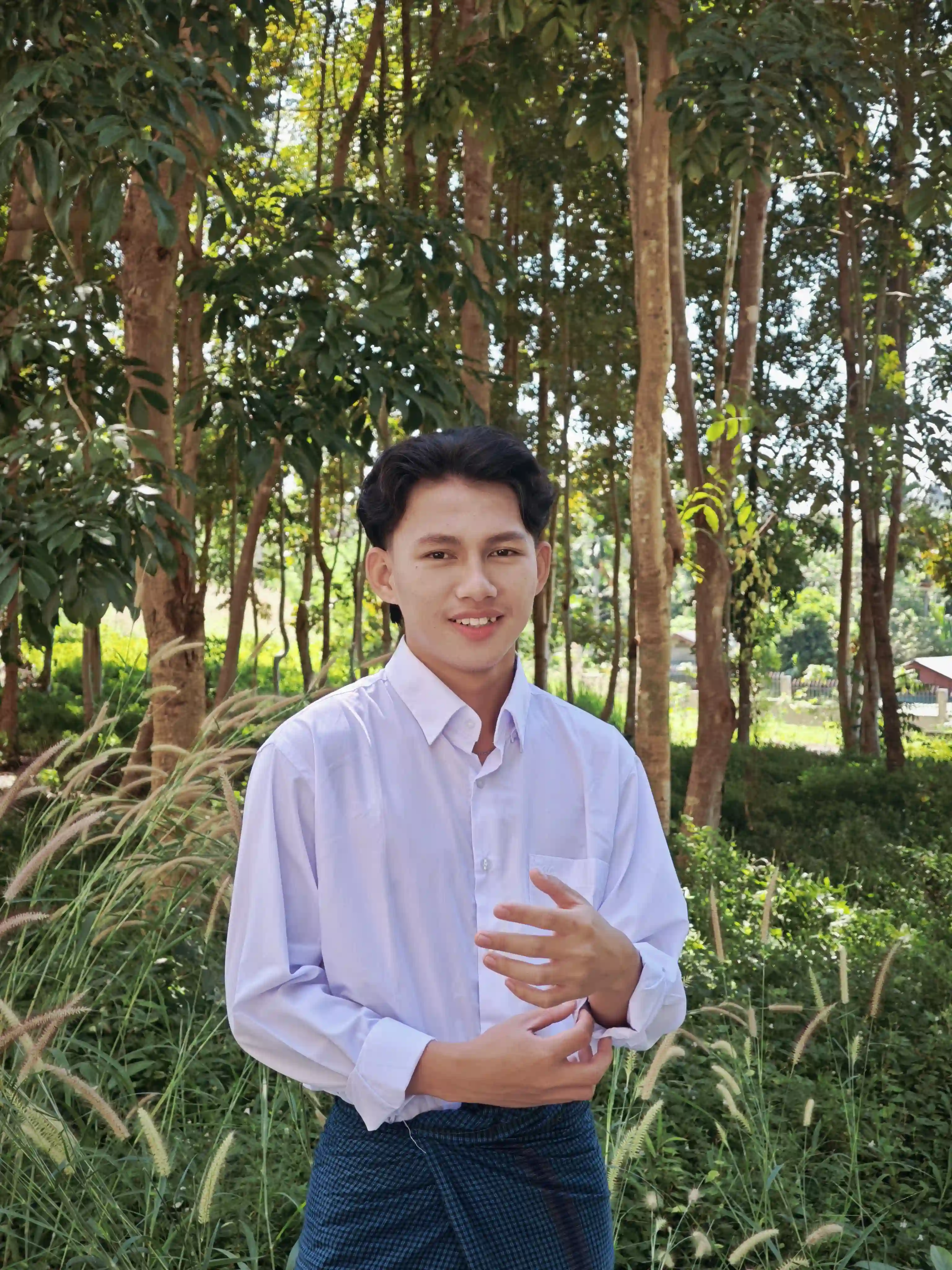 Full-body Image 5 of Zwe Nyi Phyo