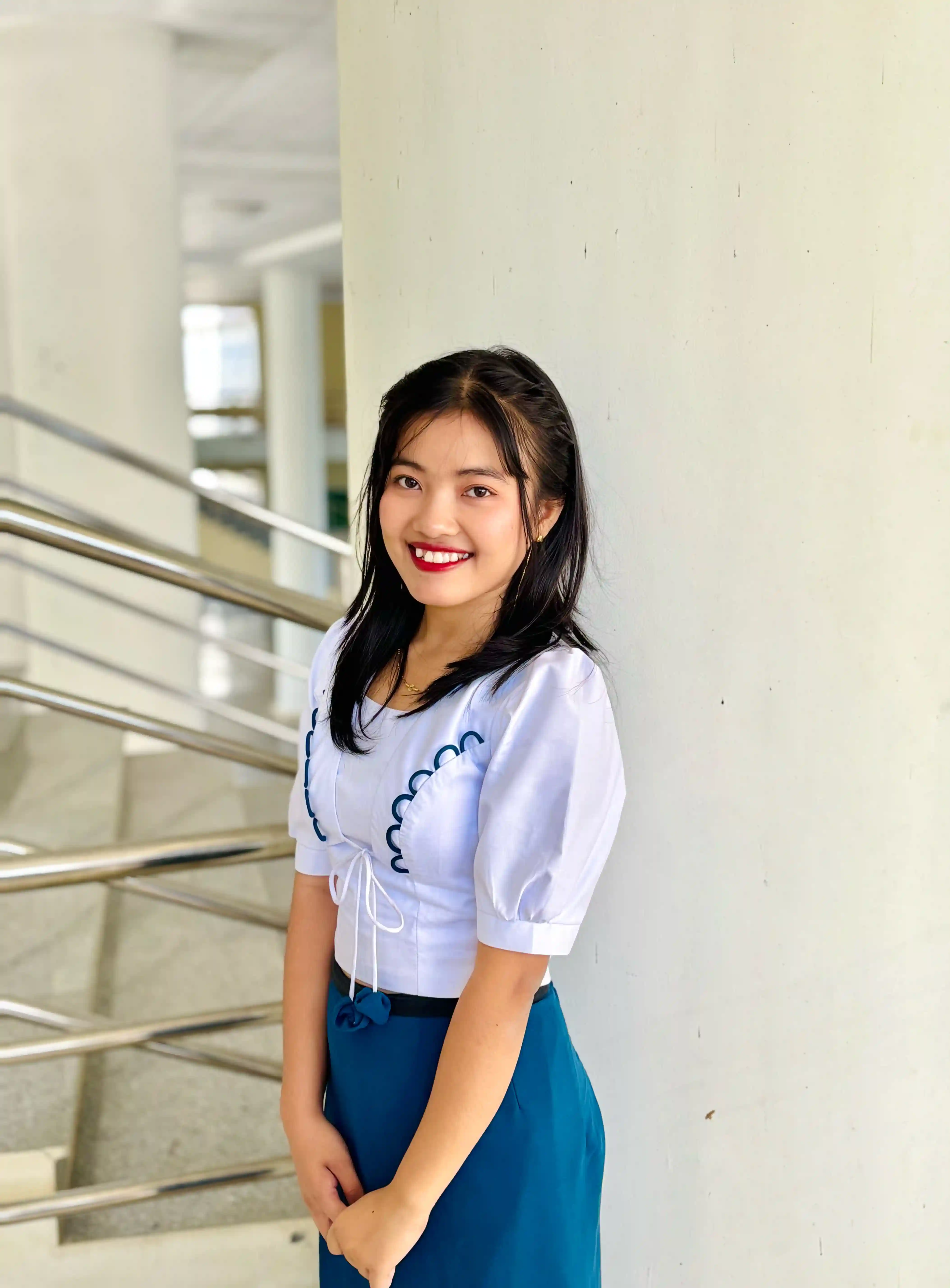 Full-body Image 4 of Thiri Moe Htet