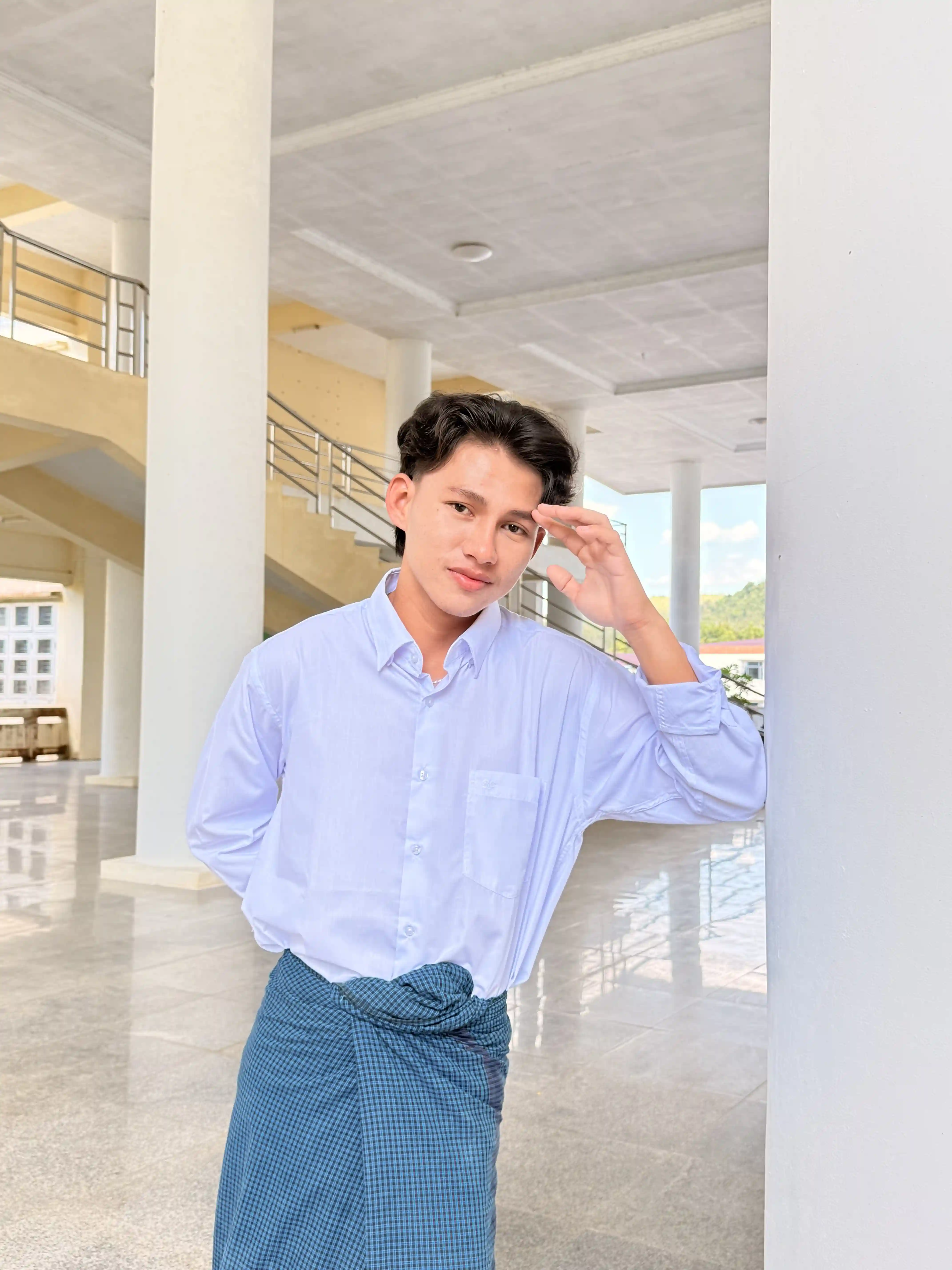 Full-body Image 2 of Zwe Nyi Phyo