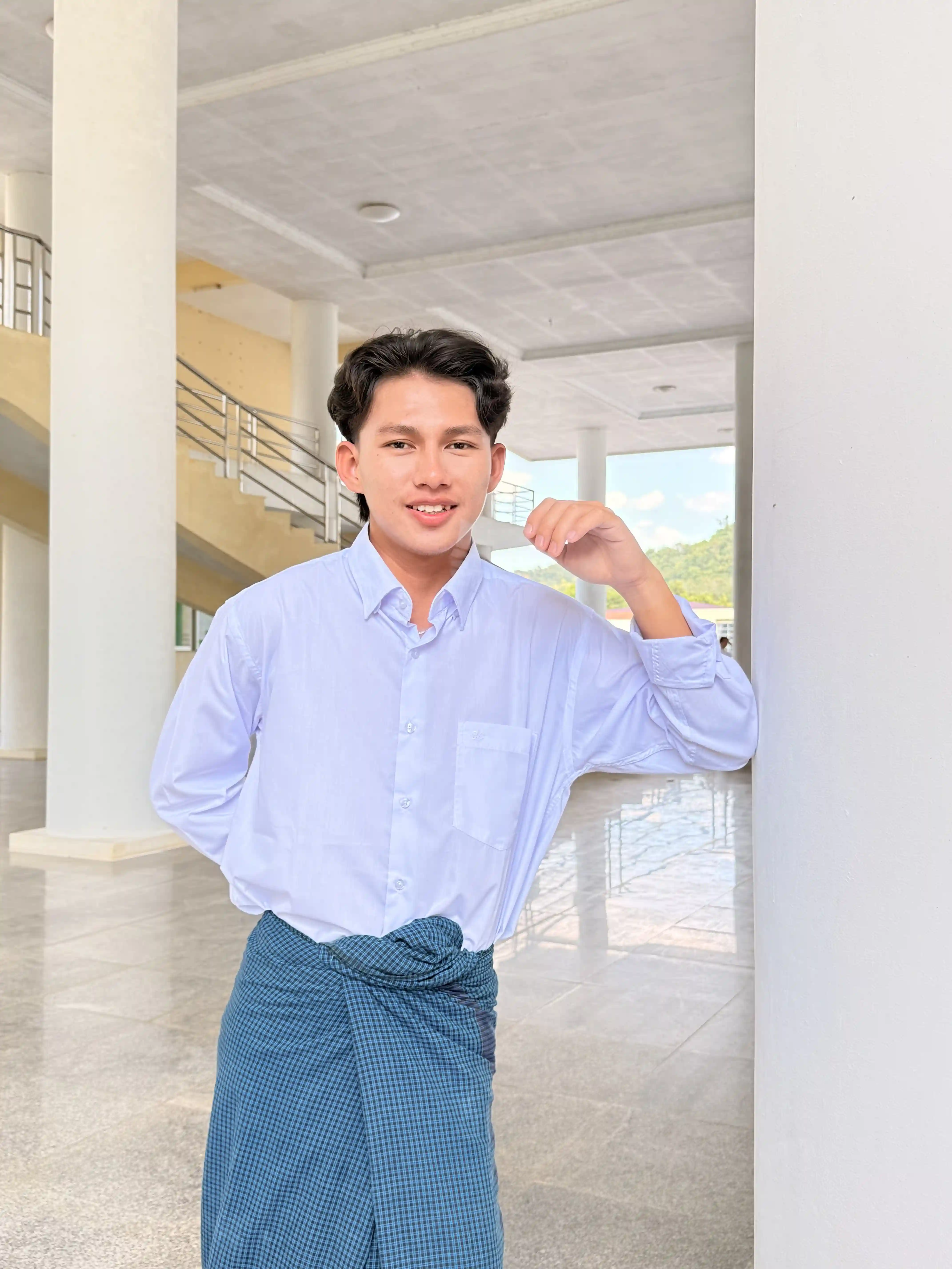 Full-body Image 1 of Zwe Nyi Phyo