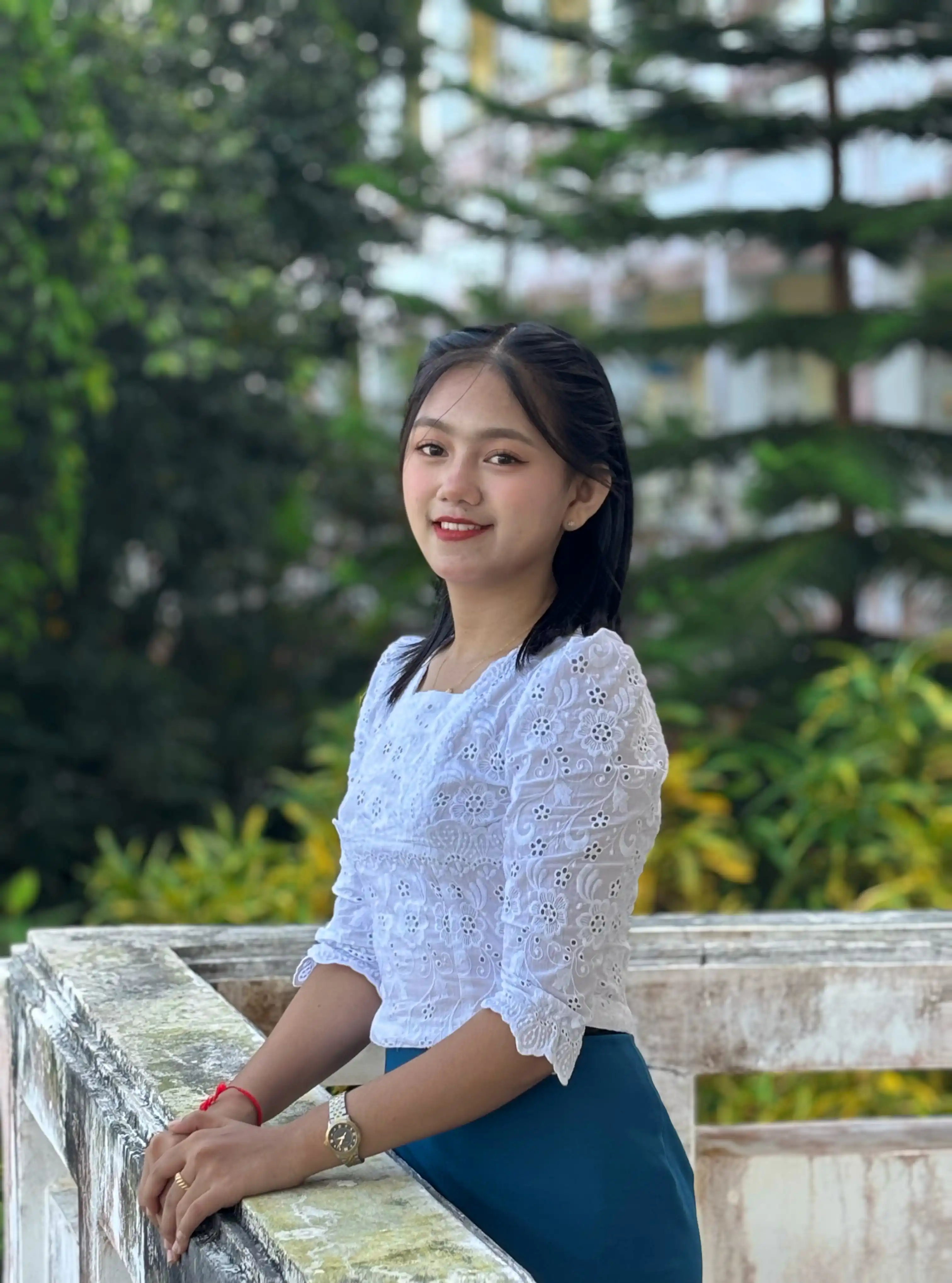 Full-body Image 2 of Shwe Nadi Tun