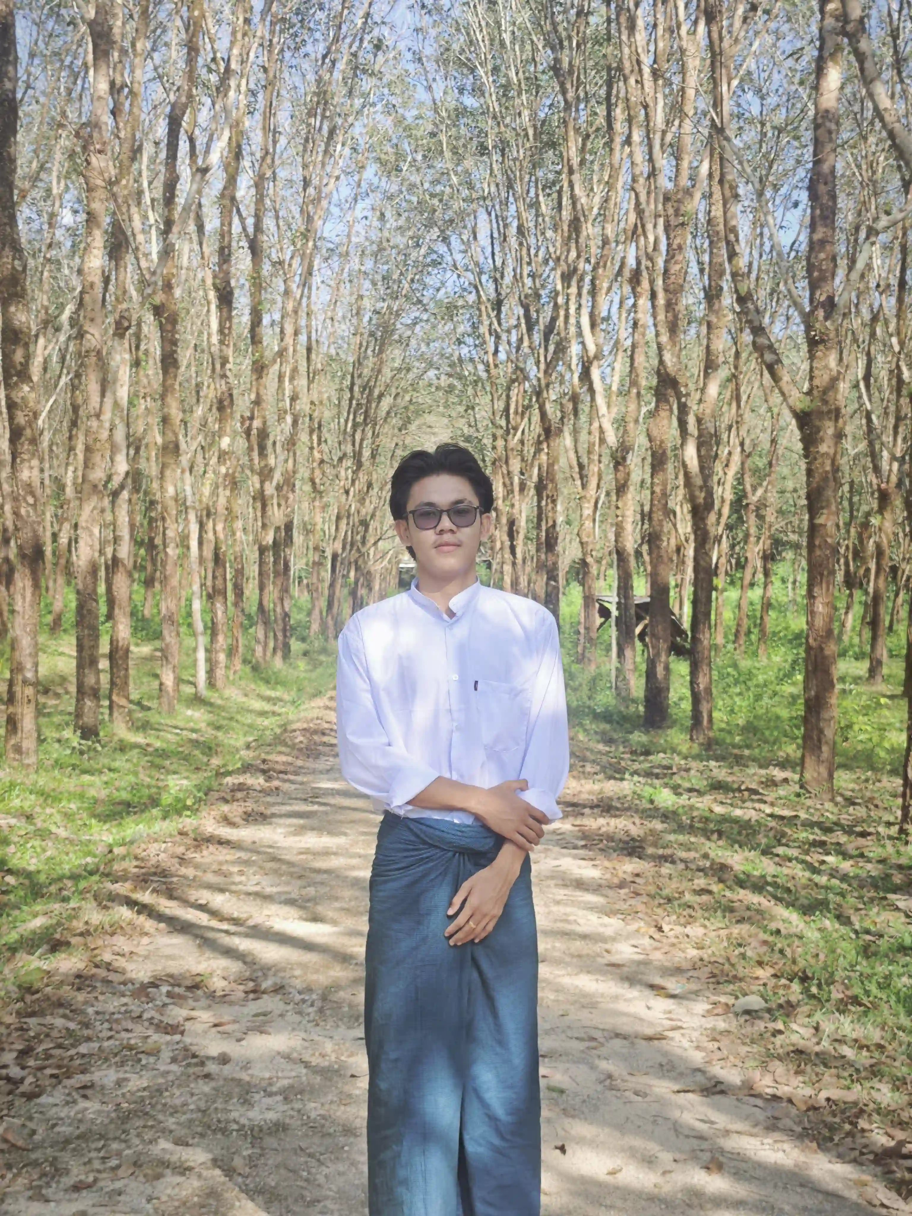 Full-body Image 3 of Aung Aung