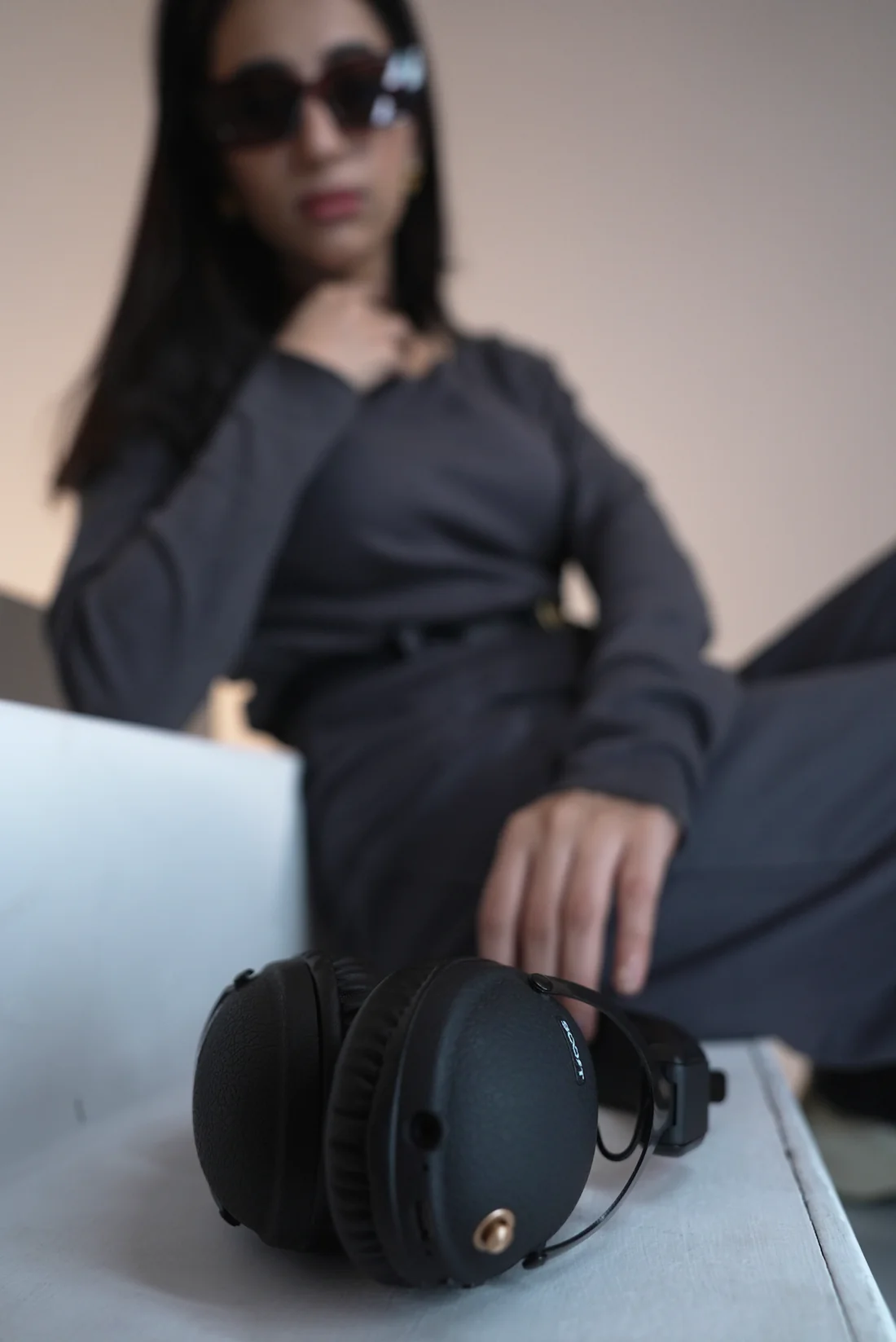 Boost Note retro bluetooth headset folded compactly