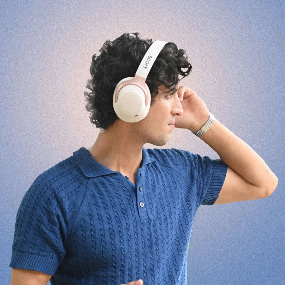 Boost Reverb white active noise cancelling headset with USB-C and 3.5mm audio cables