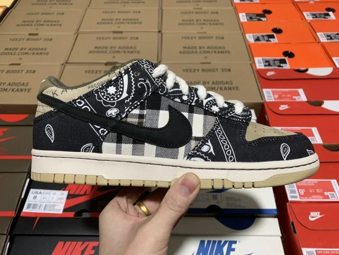 Nike SB Dunk Low Travis Scott