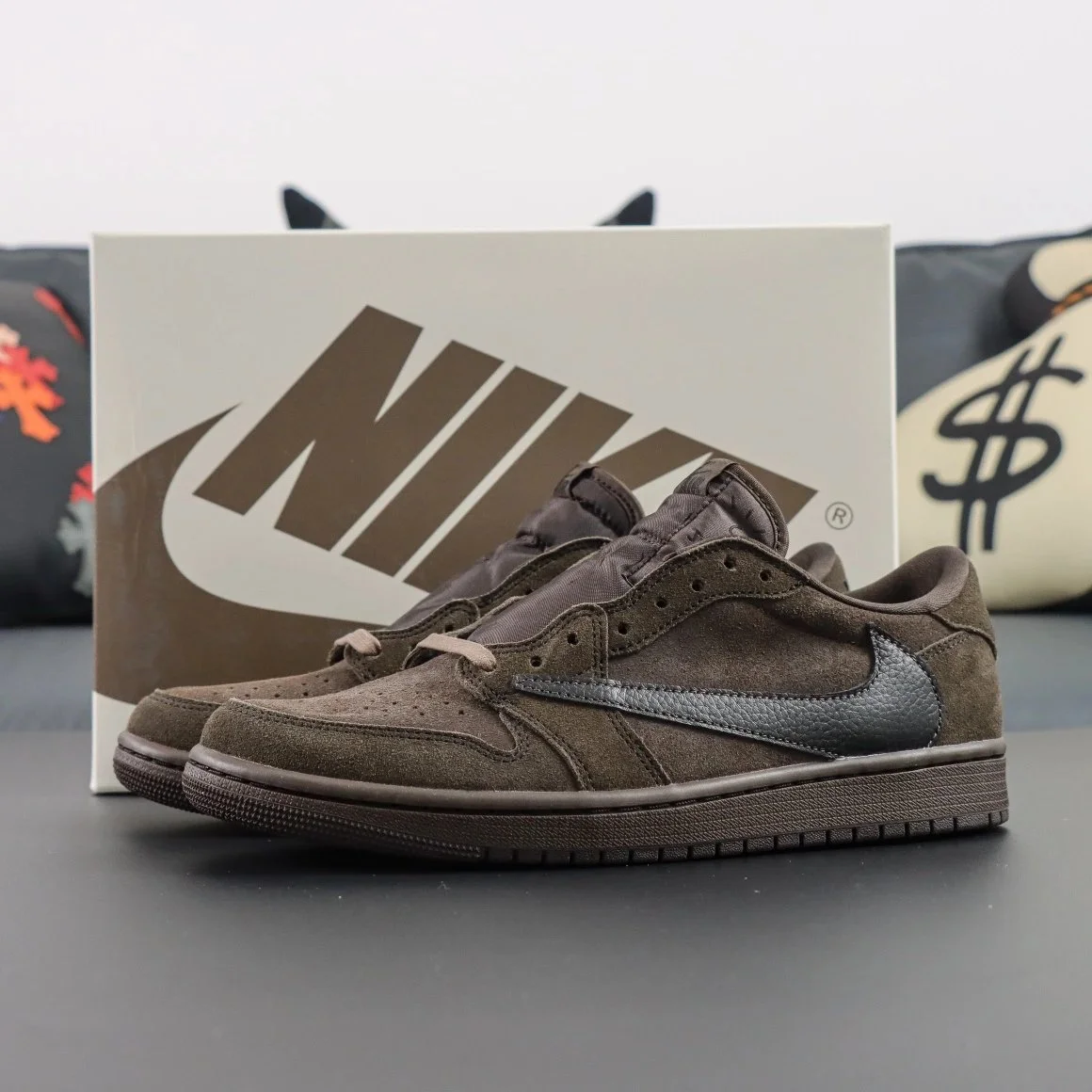 Jordan 1 Retro Low OG SP Travis Scott Velvet Brown