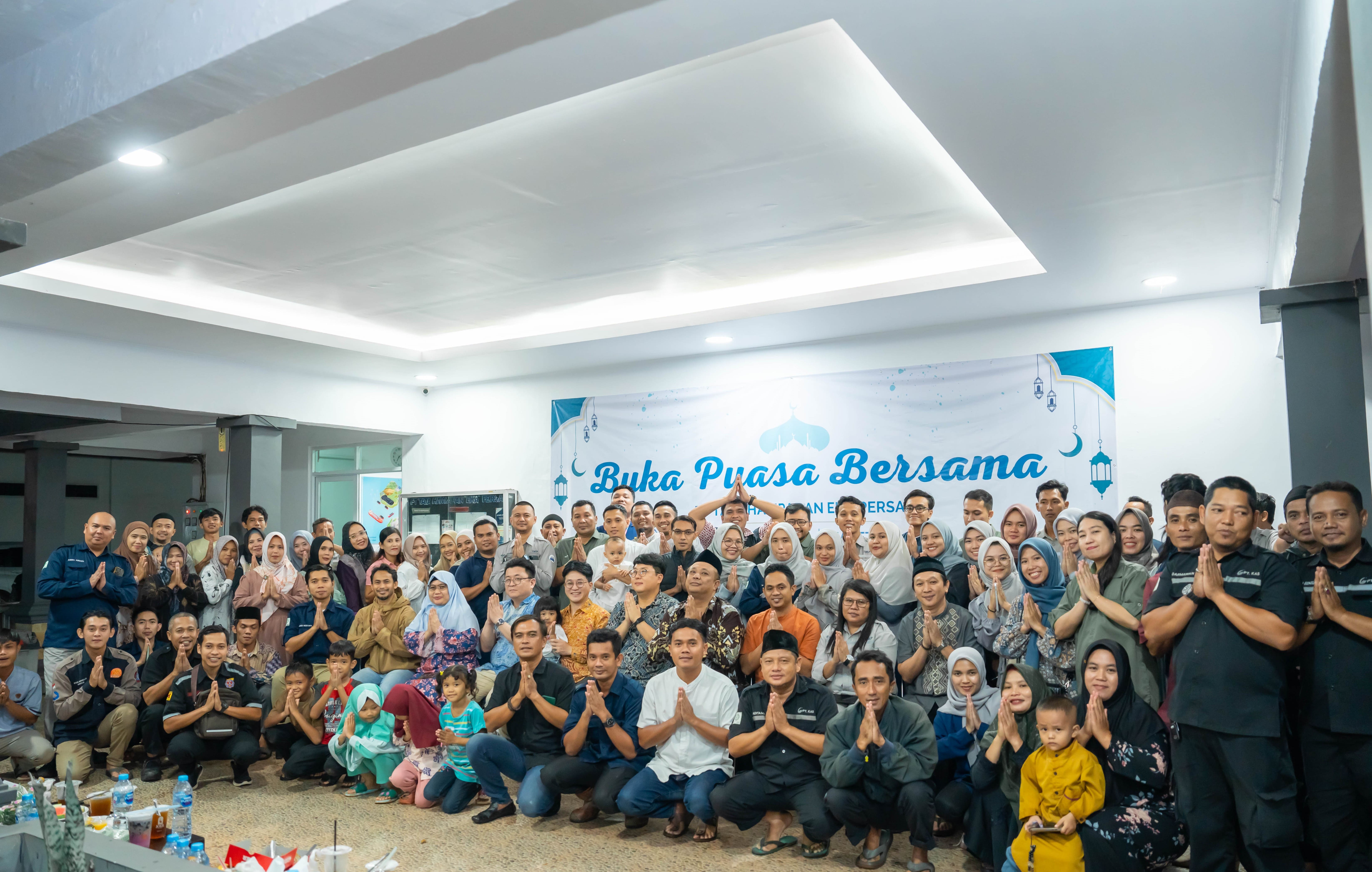 PT Tata Hamparan Eka Persada mengadakan acara Buka Puasa Bersama pada 19 Maret 2025 di Lobby Head Office.