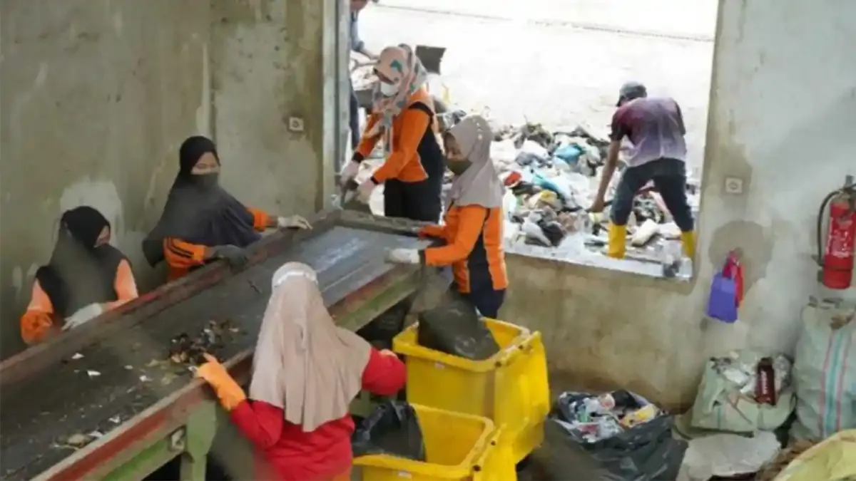 20 Pekerja Disiagakan di PDU Rejomulyo, Sampah Kota Metro Ditangani dengan Sistem Shift