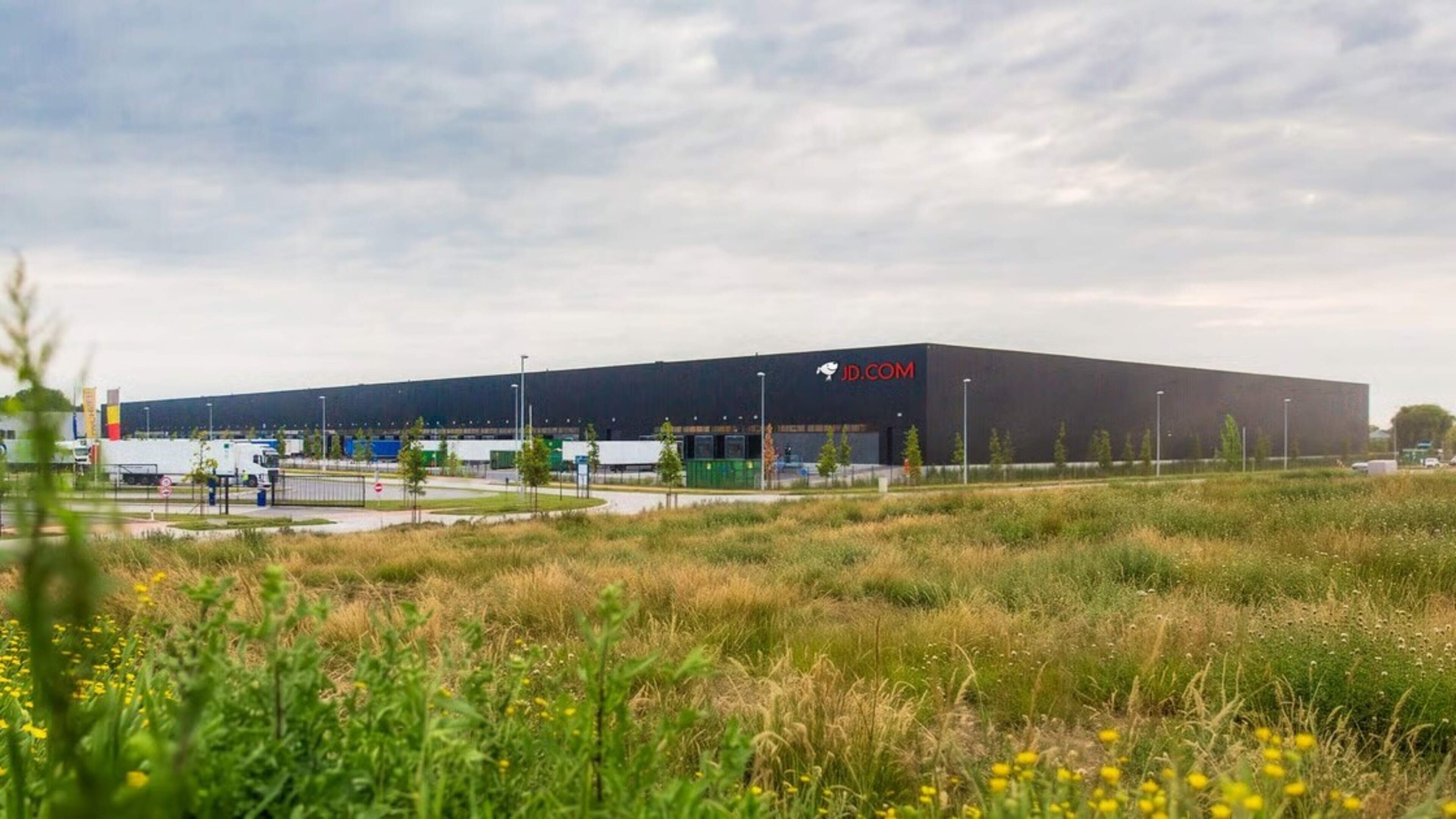 JD.com opent groot logistiek centrum in Willebroek en daagt Europese webshops uit