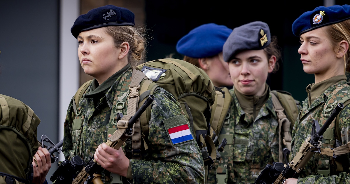 Nederlandse lezers debatteren over defensie en staatsschuld