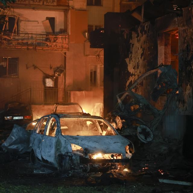 Kiev sous le feu des missiles russes: une escalade qui interroge