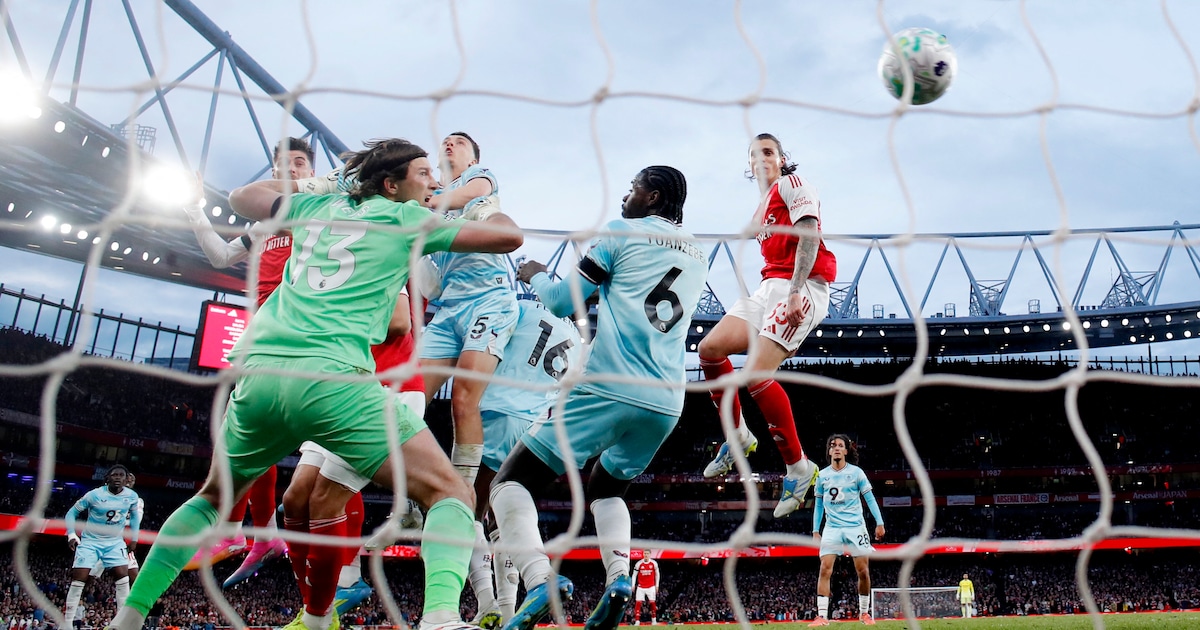 Arsenal Dichterbij Titel na Krappe Zege op Burnley