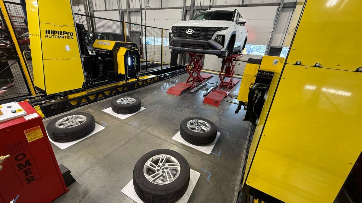Robots Are Now Changing Your Snow Tires in Canada