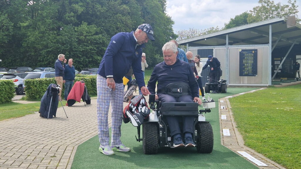 Paramotion op NK Golf: Hiddink ambassadeur inclusieve sport