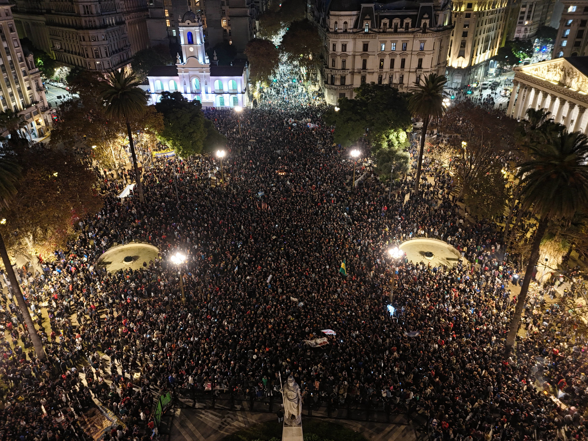 La misa ricotera despidió al Indio Solari en Plaza de Mayo