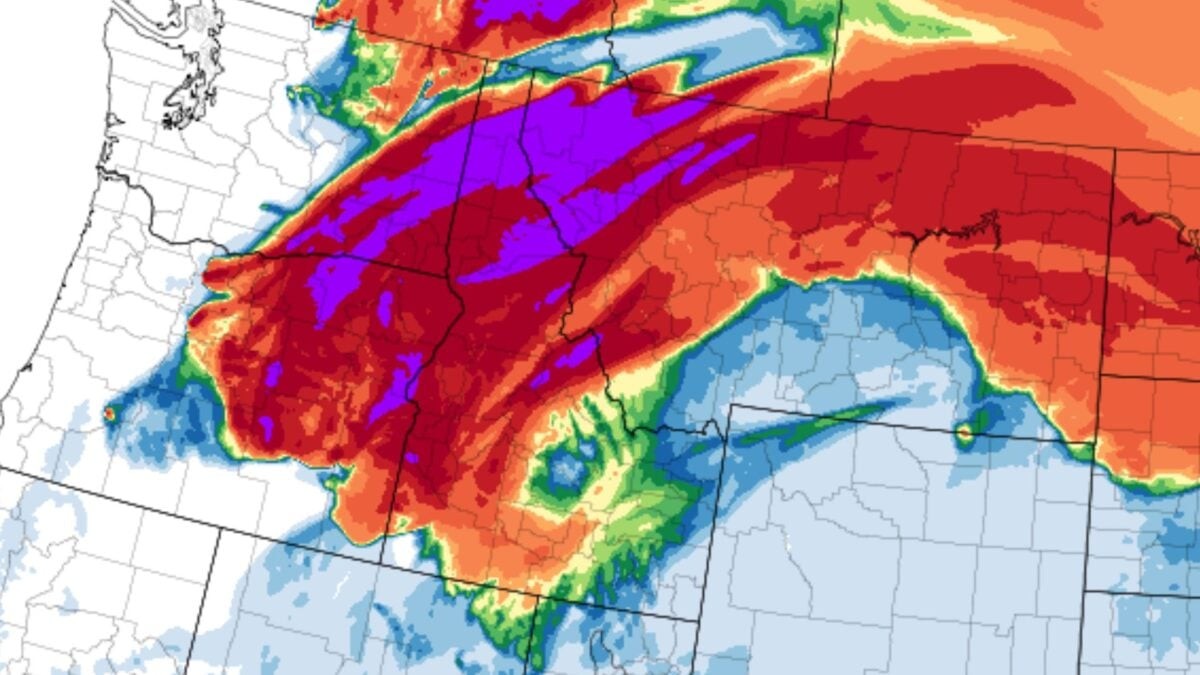 Iowa Skies to Turn Hazy as Massive Wildfire Smoke Plume Sweeps Across the Midwest