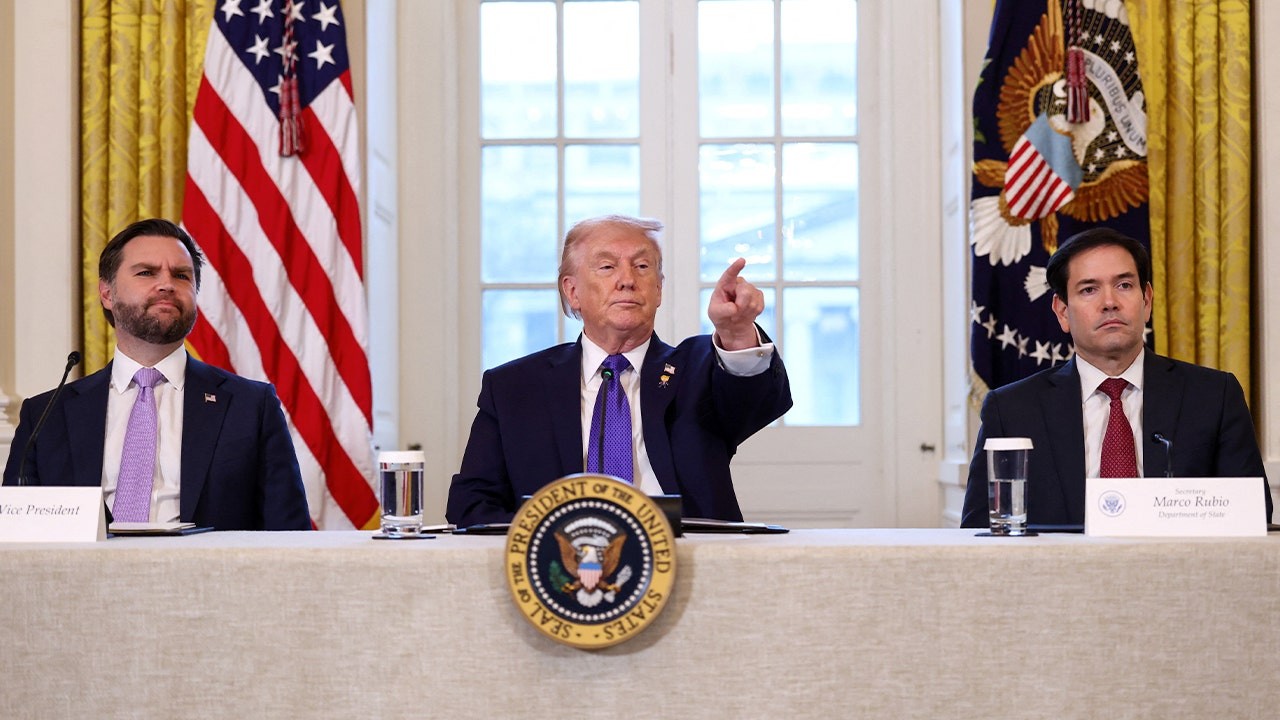 Trump Tells Donors 'We Need to Elect JD' as 2028 GOP Succession Race Heats Up