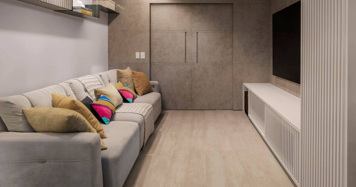 Cinema em casa sem reforma: 5 truques da arquiteta para transformar a sala
